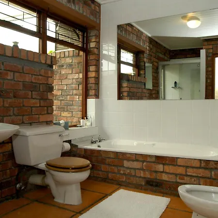 Le Petit Vignoble Bed & Breakfast Cape Town Exterior photo
